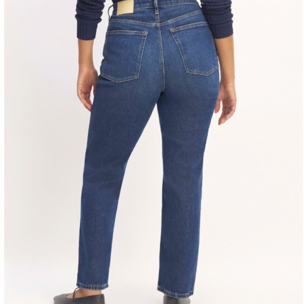 Everlane The Curvy Cheeky Straight Jeans